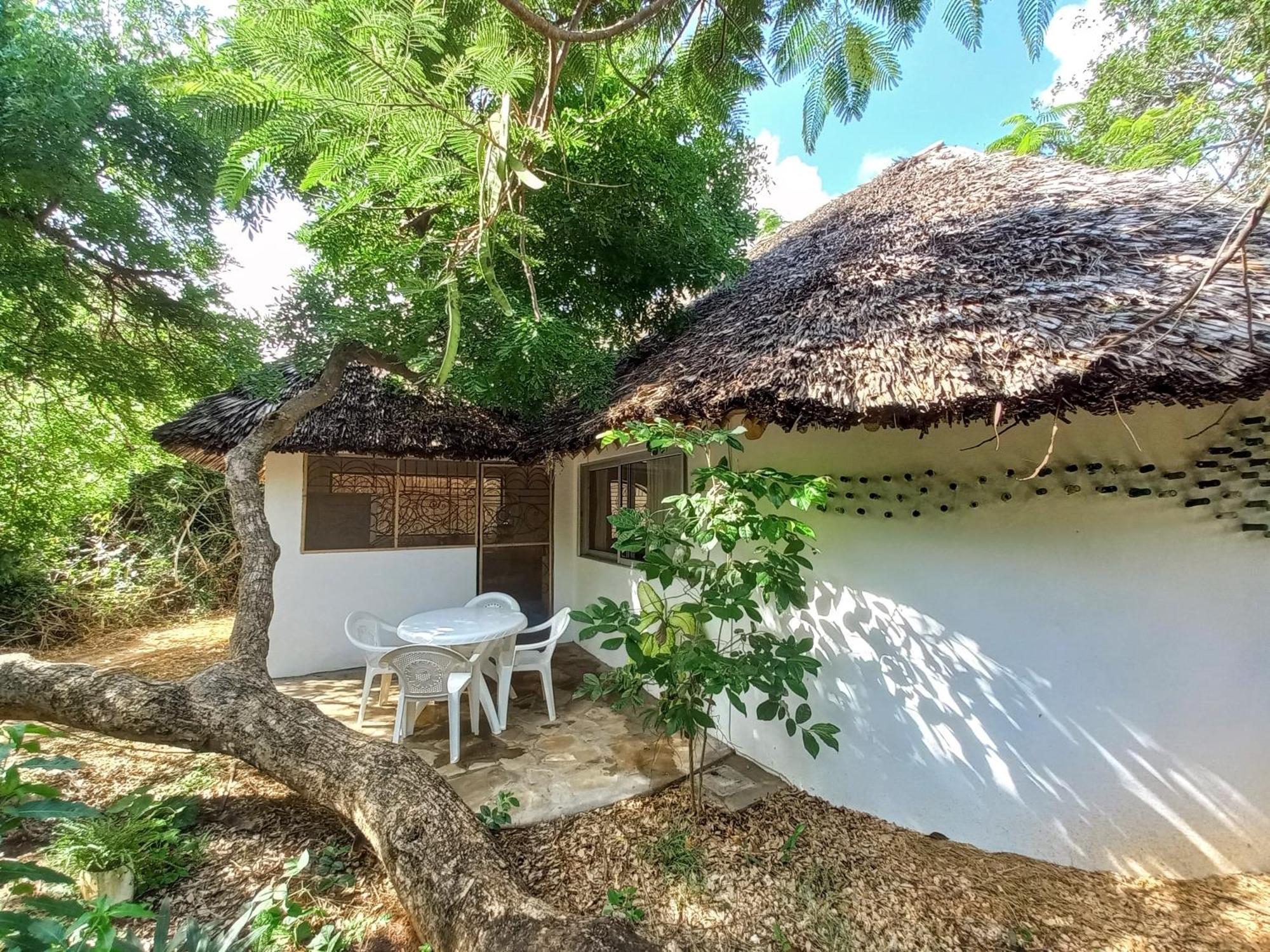 Watamu Beach Cottages Buitenkant foto