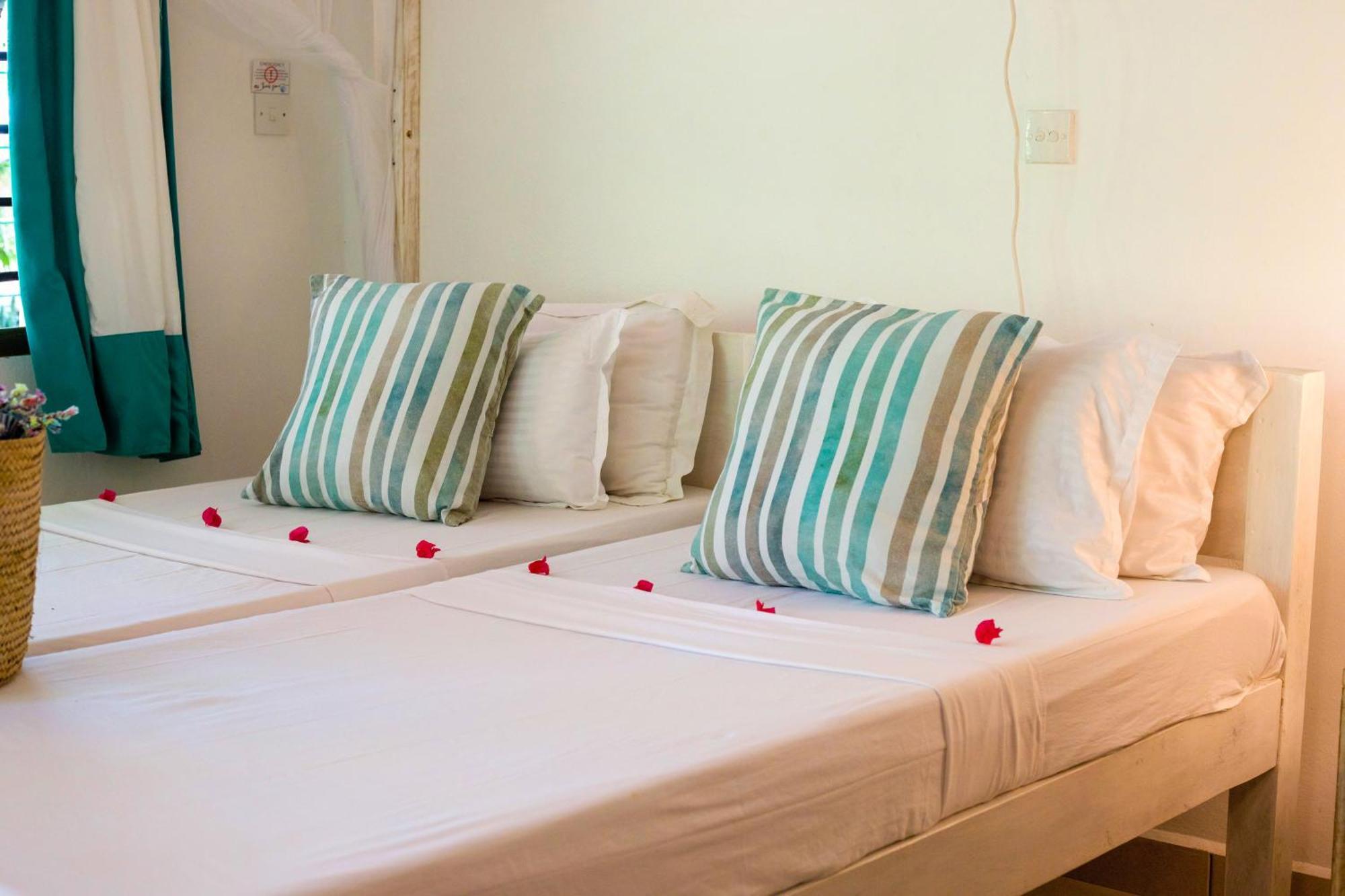 Watamu Beach Cottages Kamer foto